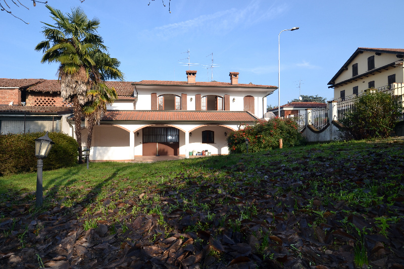  san colombano al lambro vendita quart:  studio fanfulla s.n.c.