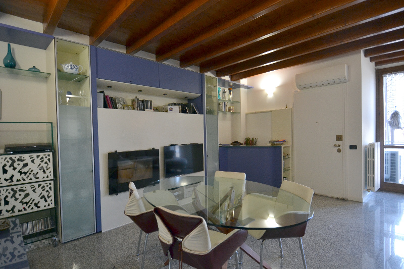 Appartamento LODI vendita  CENTRO Viale UMBERTO, Studio Fanfulla s.n.c.