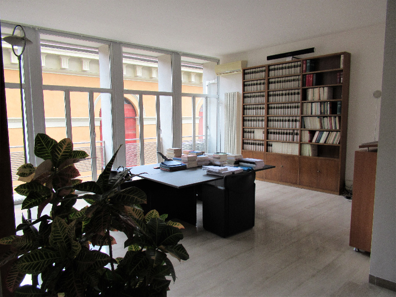 Ufficio - Loc.Com. BOLOGNA affitto  CENTRO STORICO Galleria CAVOUR GIOVETTI VANESSA