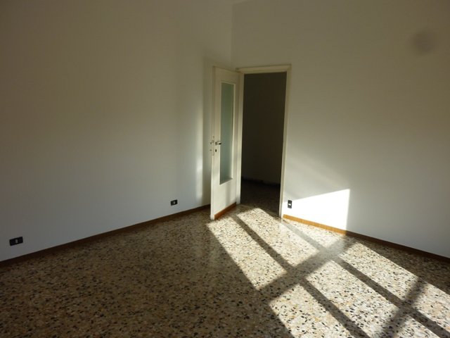 Appartamento ALBIZZATE vendita   Via Col di Lana, SOLUZIONE CASA SAS