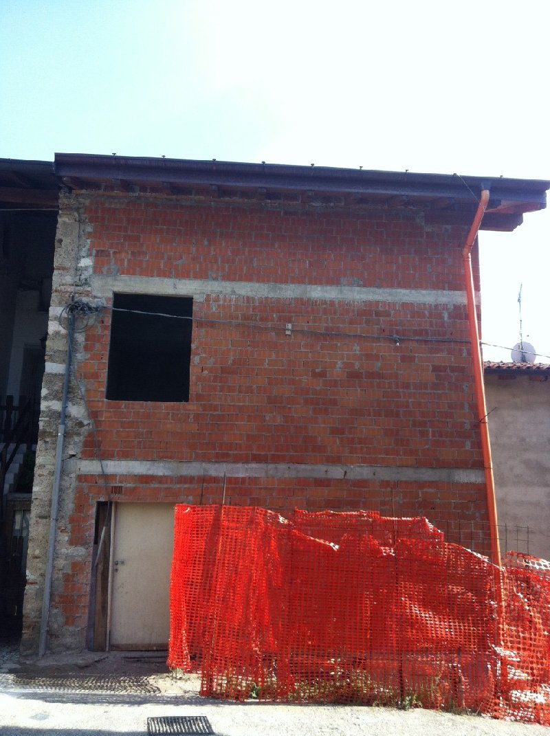 Villa Unifamiliare - Indipendente CLIVIO vendita   Via eolo, SOLUZIONE CASA SAS