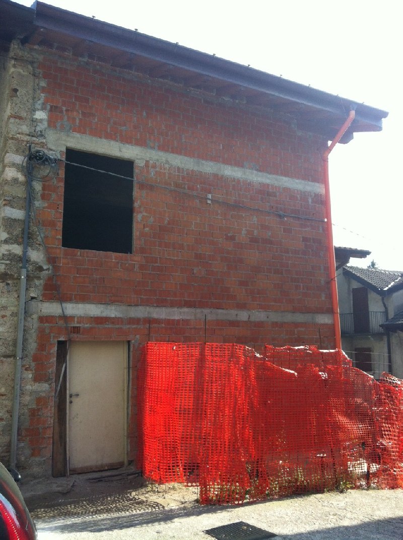 Villa Unifamiliare - Indipendente CLIVIO vendita   Via eolo, SOLUZIONE CASA SAS