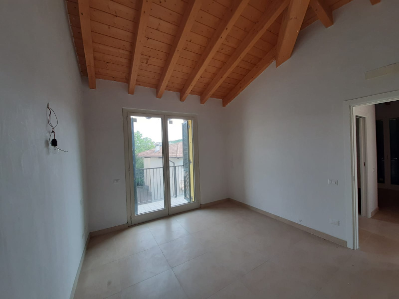 Appartamento MORNAGO vendita  Montonate Via CAVOUR,18 SOLUZIONE CASA SAS