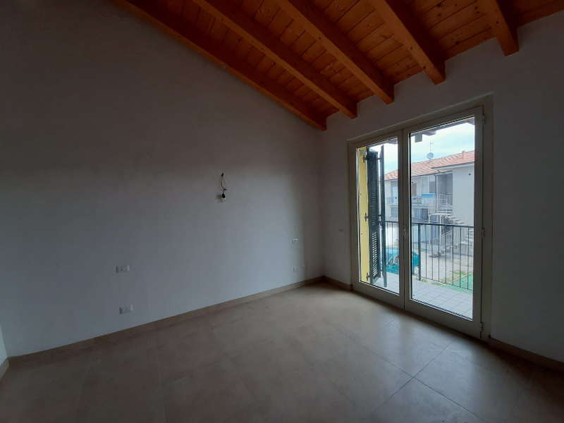 Appartamento MORNAGO vendita  Montonate Via CAVOUR,18 SOLUZIONE CASA SAS