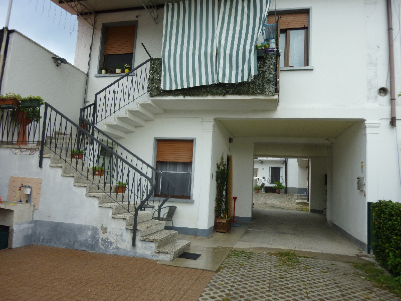 Appartamento SUMIRAGO vendita   Via KENNEDY,11 SOLUZIONE CASA SAS