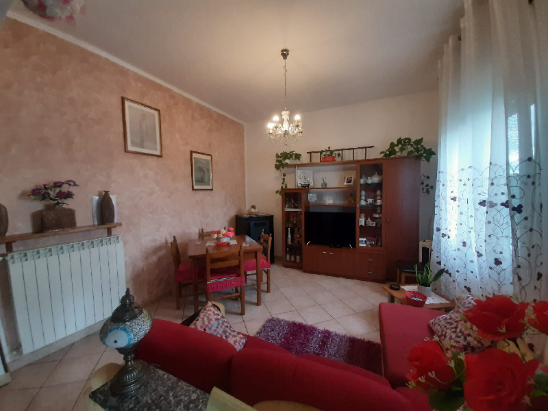 Appartamento SUMIRAGO vendita   Via KENNEDY,11 SOLUZIONE CASA SAS