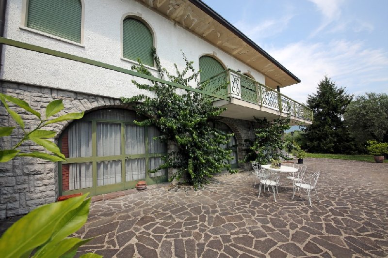 Villa SAN FELICE DEL BENACO vendita  Portese Via Benaco, IMMOBILIARE ZANAGLIO di Zanaglio Enzo