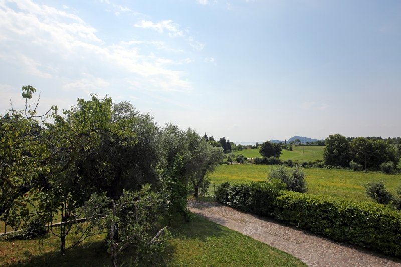 Villa SAN FELICE DEL BENACO vendita  Portese Via Benaco, IMMOBILIARE ZANAGLIO di Zanaglio Enzo