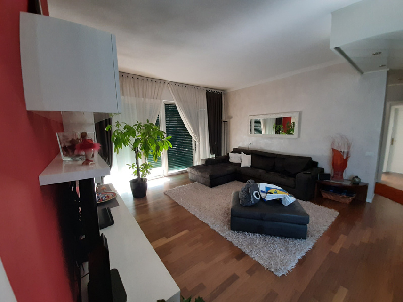 Villa TOSCOLANO-MADERNO vendita  Maderno Via Gnutti, IMMOBILIARE ZANAGLIO di Zanaglio Enzo