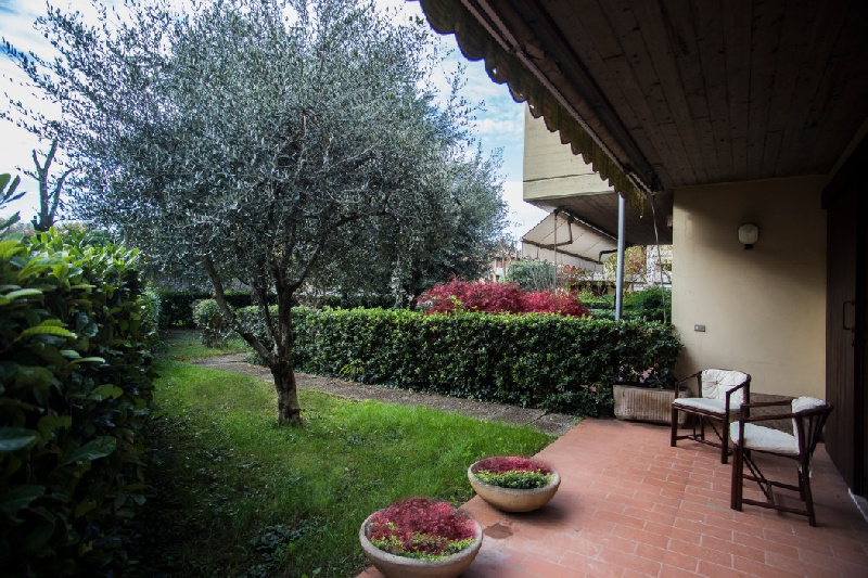 villa affiancata - schiera desenzano del garda affitto   via michelangelo,67 immobiliare zanaglio di zanaglio enzo