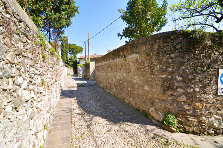 Villa Unifamiliare - Indipendente SALÒ affitto  Villa Via Belfiore, IMMOBILIARE ZANAGLIO di Zanaglio Enzo