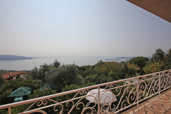 Villa TOSCOLANO-MADERNO affitto   Via Belvedere, IMMOBILIARE ZANAGLIO di Zanaglio Enzo