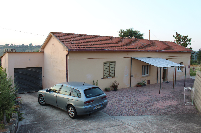 rustico - cascina pollutri vendita   contrada filichieri,33 chiara immobiliare di italinagraziella talucci