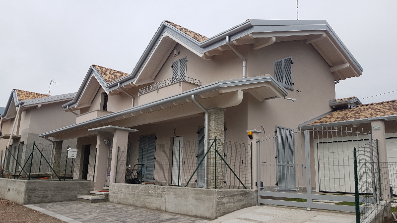 Villa Affiancata - Schiera CARNAGO vendita    Saverio Di Fazio