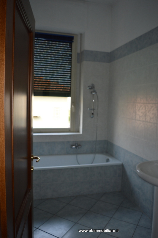 Foto 10 di 13 - Appartamento in affitto a Biella