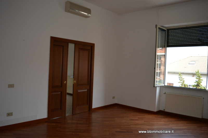 Foto 4 di 13 - Appartamento in affitto a Biella