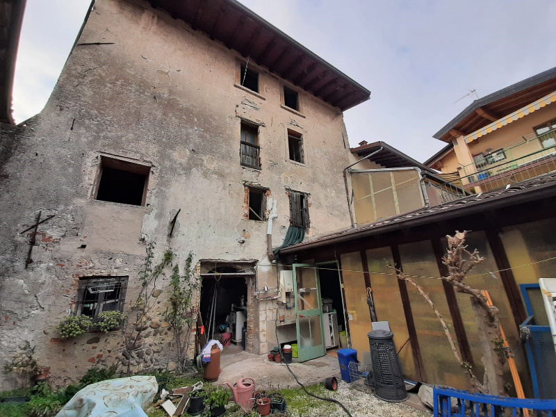 Rustico/Casale/Castello in vendita in Via Trento, San Felice del Benaco