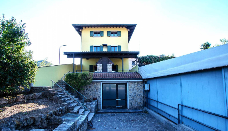 Villa in vendita a Villa, Salò (BS)