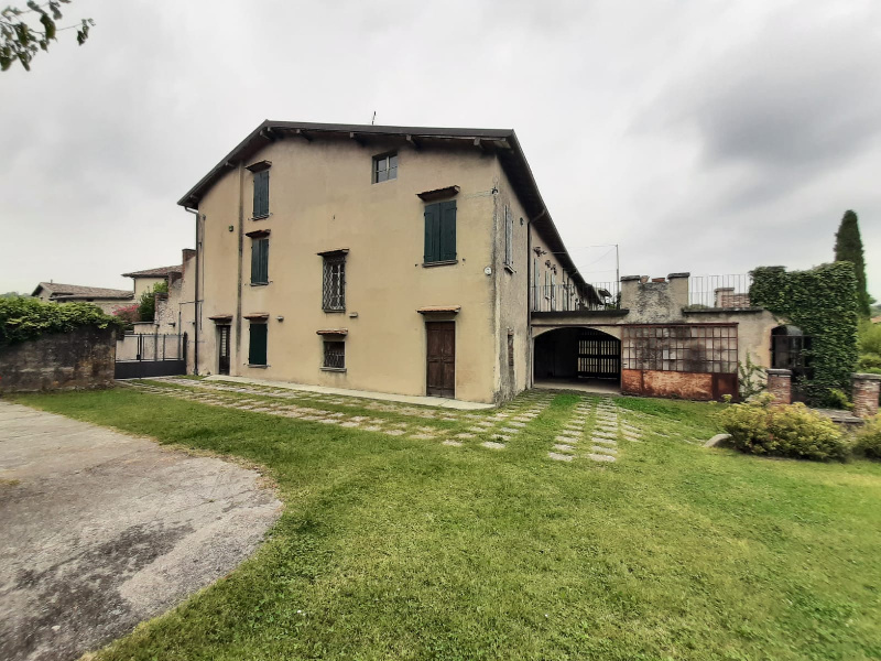 Villa in vendita a San Felice Del Benaco (BS)