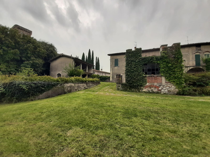 Villa in vendita a San Felice Del Benaco (BS)