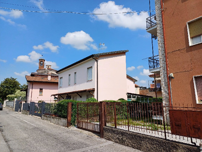 Fotografia Villa singola piccola 1